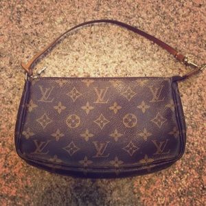Louis Vuitton Pochette accessories